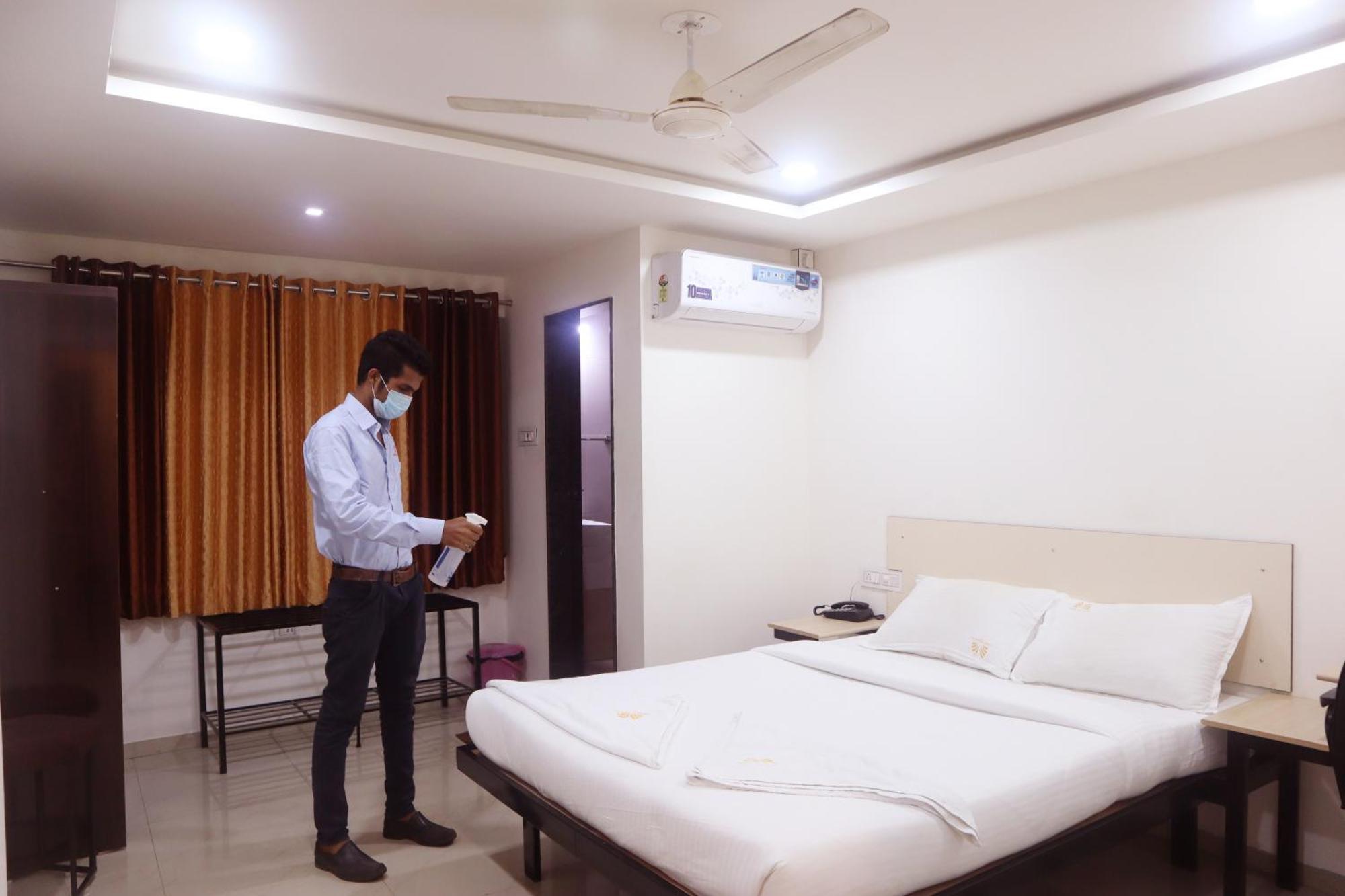 Hotel Vihaan Inn Kolhapur Dış mekan fotoğraf
